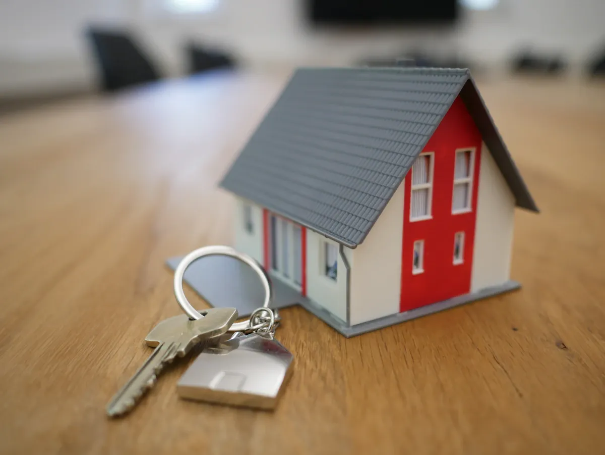 Why Property Agents Need More Than a Tokopedia Listing - Visual guide